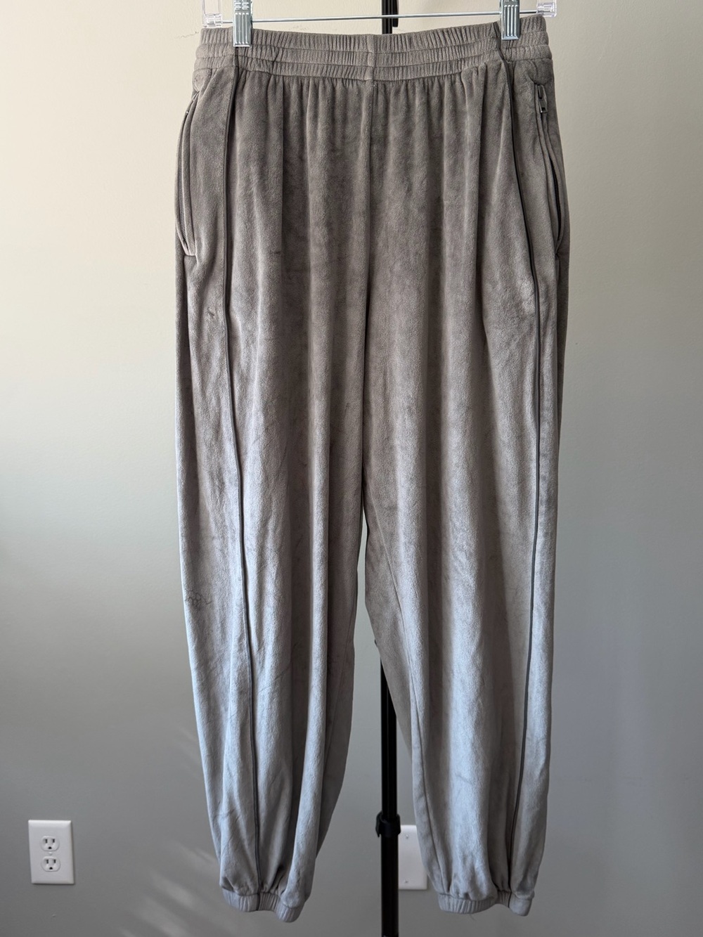 SKIMS Velour Joggers Women's Medium Gunmetal Gray Elastic Waist Zipper Pockets